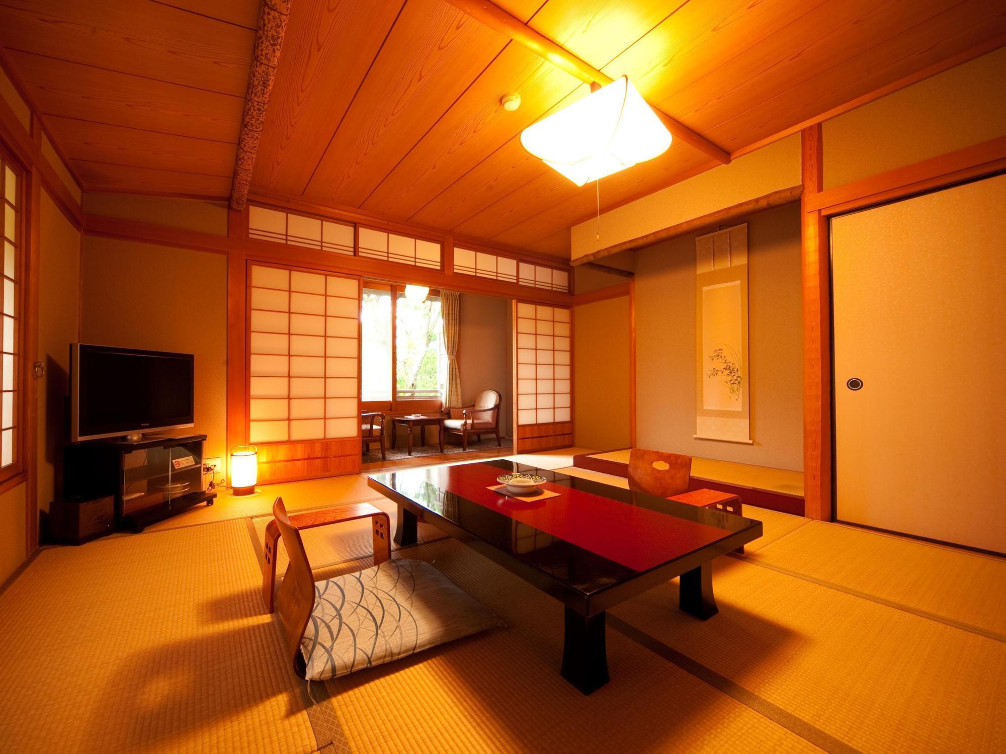 Отель Ryotei Tanokura Юфу Экстерьер фото