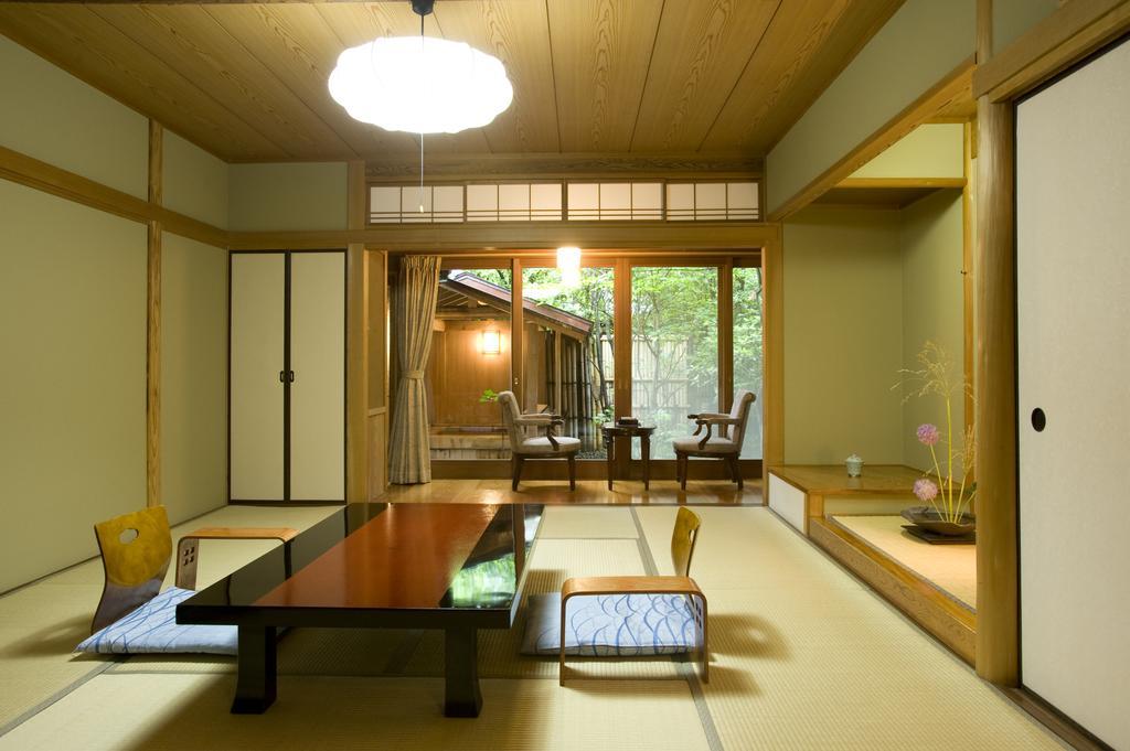 Отель Ryotei Tanokura Юфу Экстерьер фото