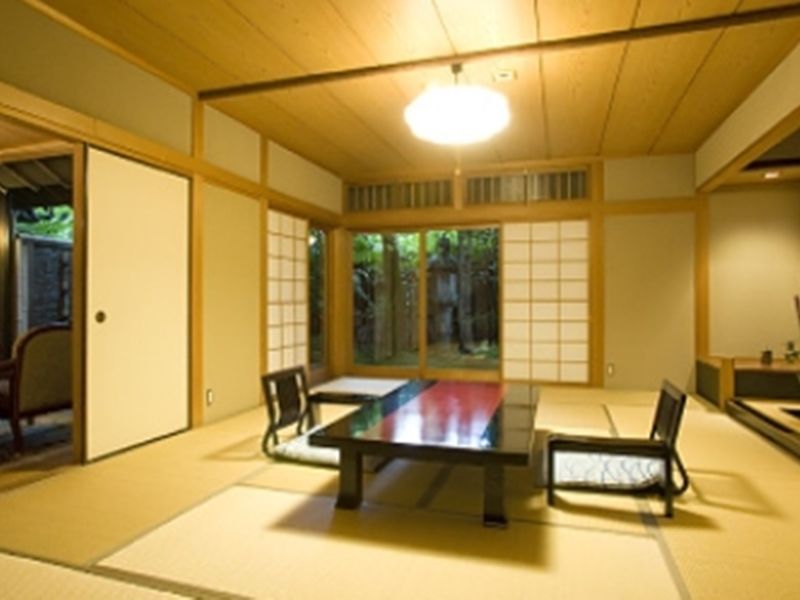Отель Ryotei Tanokura Юфу Экстерьер фото