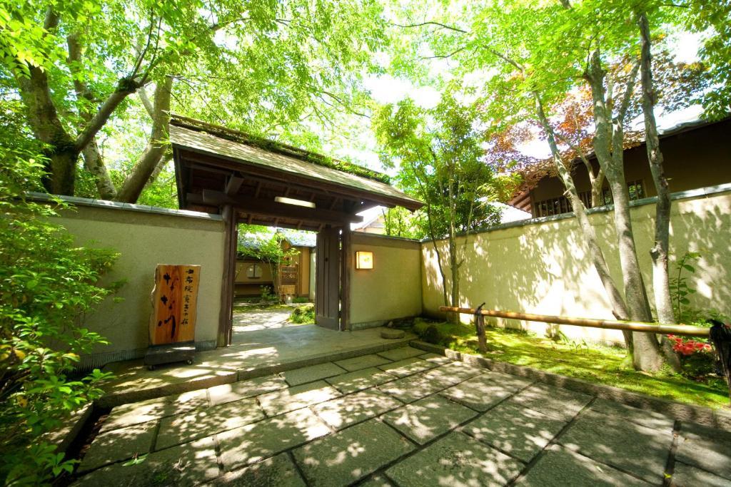 Отель Ryotei Tanokura Юфу Экстерьер фото