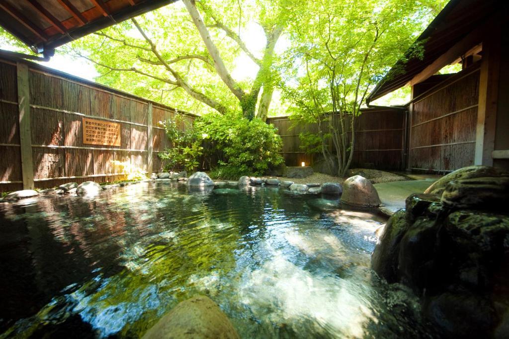 Отель Ryotei Tanokura Юфу Экстерьер фото